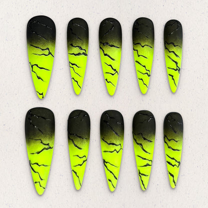 Venom Crack Nails