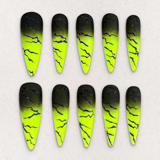 Venom Crack Nails