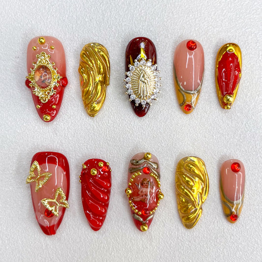 Golden Reverie Nails